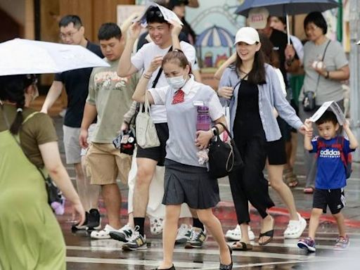 午後雷雨連下1週 大低壓帶恐影響台灣？氣象署：8月中是關鍵