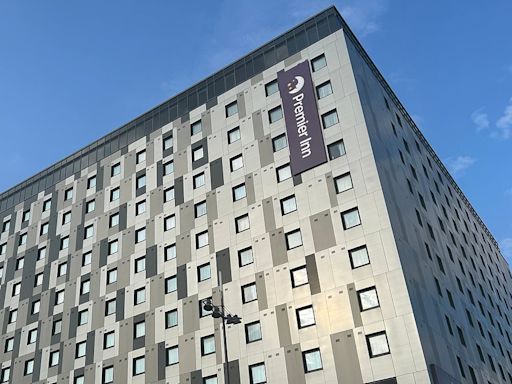 I stayed in Premier Inn Gatwick North: Here's what it's like