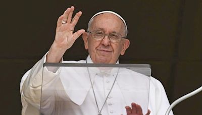 Pope Francis Uses Anti-Gay Slur, Vatican Issues Apology