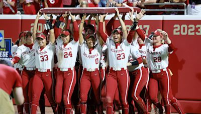 Ranking college softball teams in order of their odds to win Women's College World Series