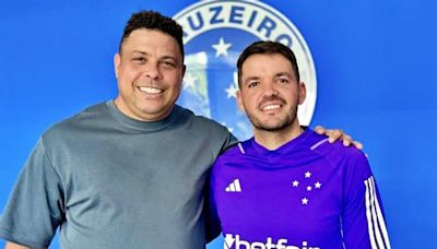 Ex DT de Huachipato se lanza contra Ronaldo tras PLR en Cruzeiro y acusa “decisiones pasionales”