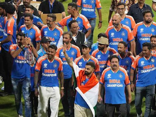 Virat Kohli, Ravindra Jadeja thank Mumbai police for stellar crowd control during victory parade