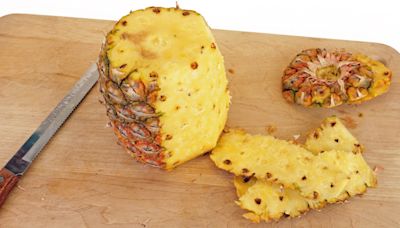 The Knife That You Should Actually Use To Cut Pineapple