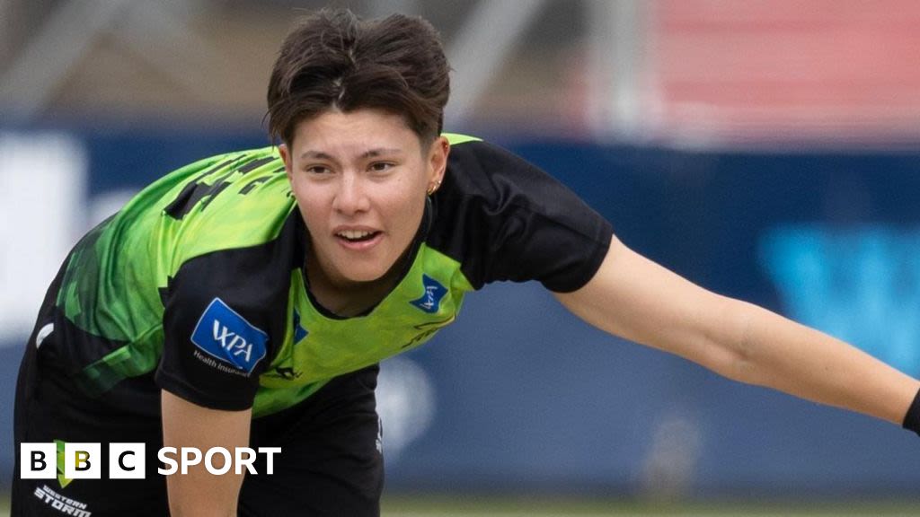 Rachael Heyhoe Flint Trophy: Issy Wong stars as Western Storm beat Central Sparks