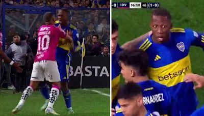 Luis Advíncula iracundo y descontrolado: a los manotazos y empujones en aparatosa gresca en duelo con Boca Juniors