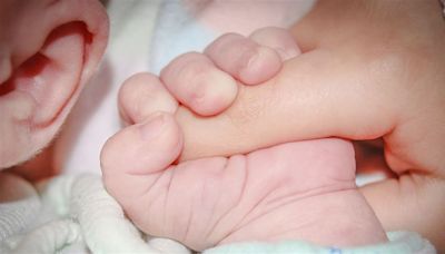 現代人不想生兒子了？他醫院目睹1幕傻眼：有人夫爆氣吵著只要女兒