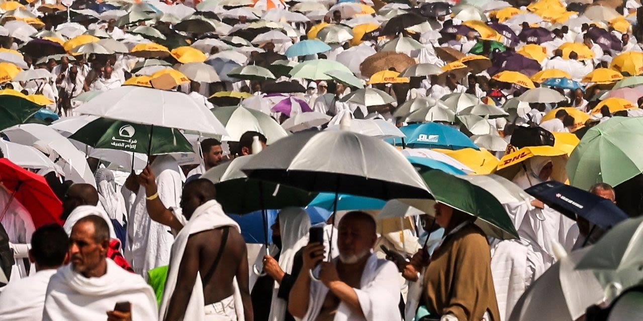 Scorching Heat Ravages Hajj as More Than 1,170 Pilgrims Die