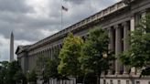 Treasuries Advance as Record US Auction Lures Solid Buyer Demand