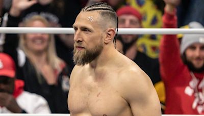 Bryan Danielson confiesa estar lidiando con dolor en el cuello