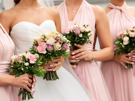 Bride praised for replacing maid of honor after she refused to buy dress