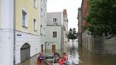 Trotz teilweise sinkender Pegelstände: Hochwasserlage bleibt angespannt