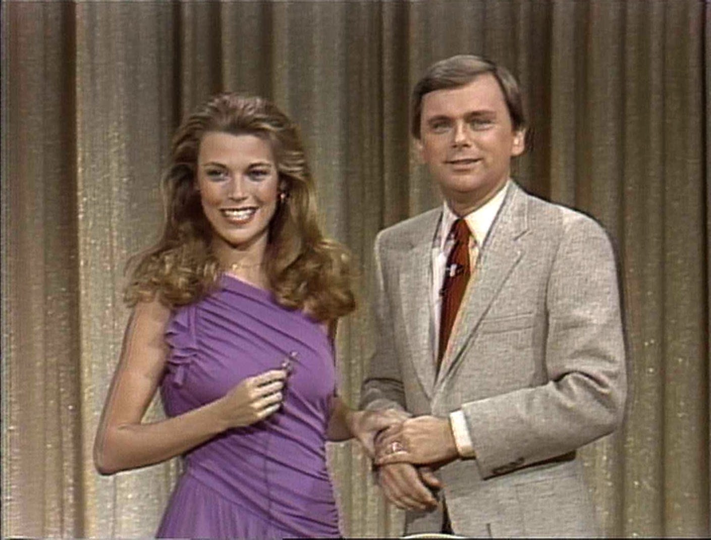 Vanna White sends tearful farewell to Pat Sajak on 'Wheel of Fortune': 'I love you, Pat!'