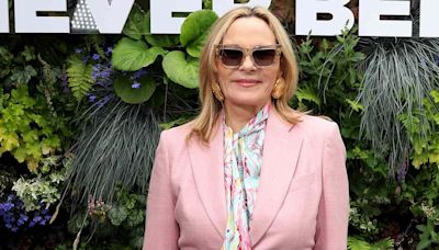 Kim Cattrall Wore the Flashy Shoe Trend Anne Hathaway Made Big