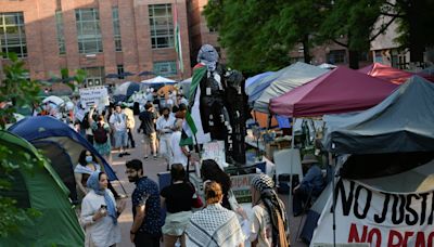 Nuevo caos y arrestos en campus universitarios de EE. UU. mientras la policía arrasa el campamento en UCLA - Diario El Sureño