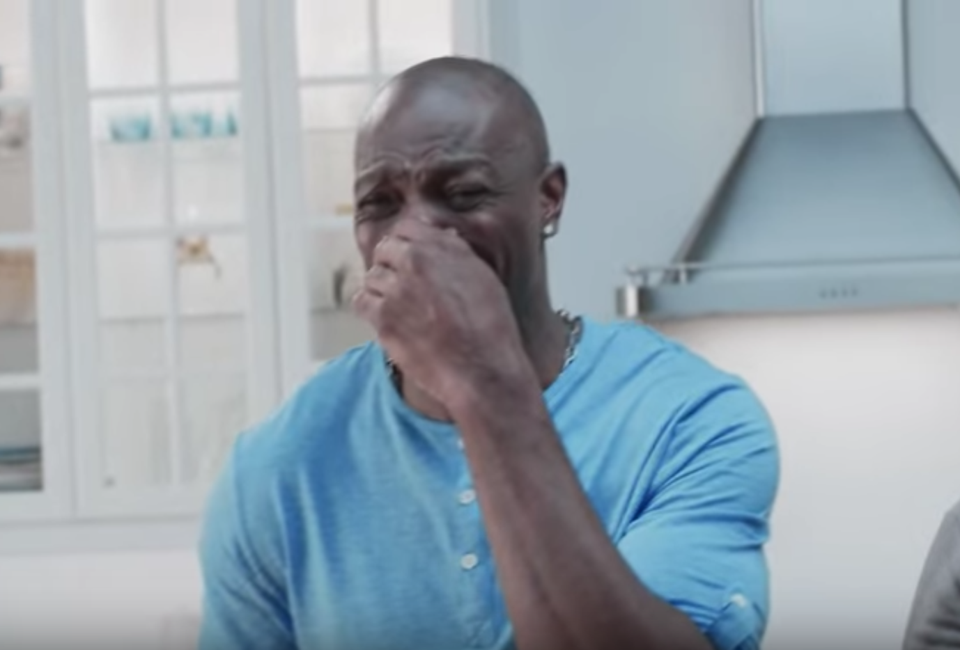 NFL legend Terrell Owens has the perfect trick to take care of Super Bowl food odors