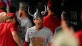 Rojos se imponen por 11-7 en la décima a Orioles y se llevan la serie en Camden Yards