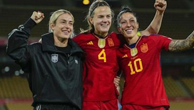 Homenaje a las tres 'dinosaurias' de la Roja