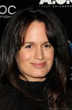 Elizabeth Reaser