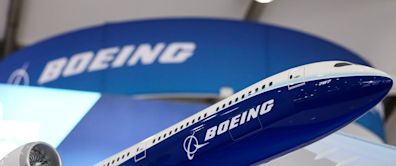 Boeing Shares Slump as Wells Fargo Cuts to Rare Bearish View