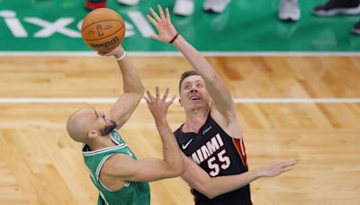 White, Celtics dominate Heat for 3-1 series lead; Porzingis injured