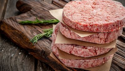 Here's How Long You Should Cook Frozen Burgers On The Grill