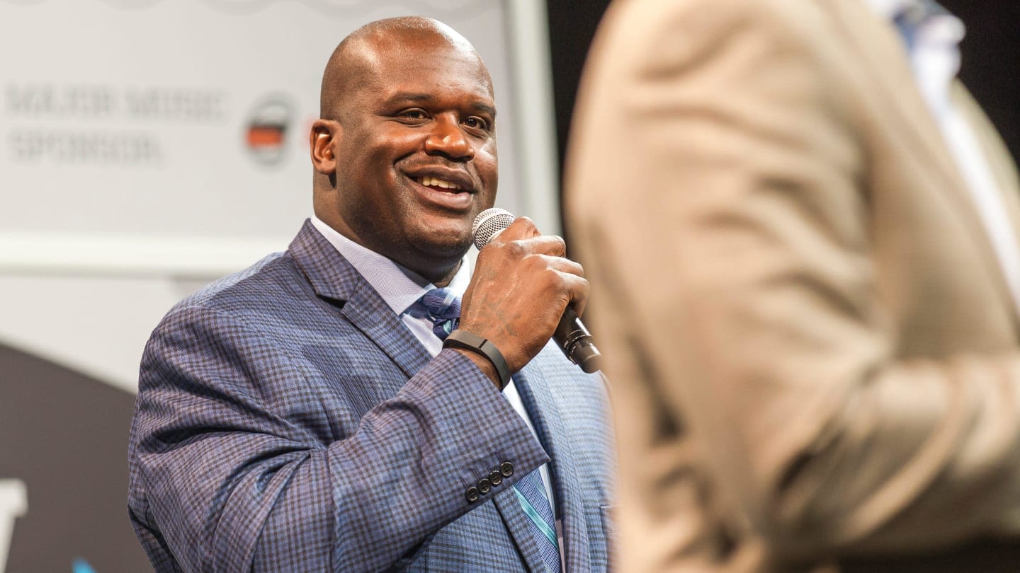 TNT's Shaquille O'Neal Boldly Tell Nikola Jokic That Shai Gilgeous-Alexander Should Have Won MVP