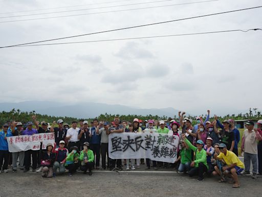 屏東新埤建功村民抗議建置新雞舍（1） (圖)