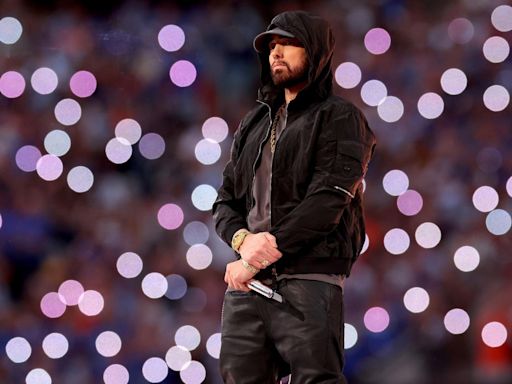 Eminem Breaks His Tie With Michael Jackson With His New No. 1 Album