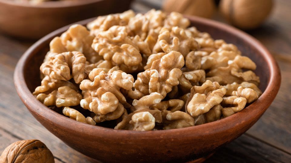 CDC warns of multi-state e.coli outbreak tied to walnuts