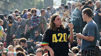 Coronavirus sends 420 gatherings up in smoke, but potheads still plan virtual toke