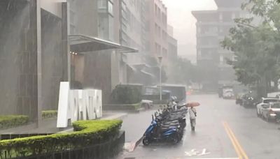 快訊/3縣市注意！氣象署發「大雨特報」 雨勢一路下到晚上