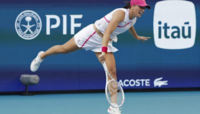 Iga Swiatek, Madison Keys rally into Madrid semifinals