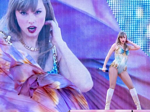 ‘Derry girl’ Taylor Swift invited to visit city after research hints at link