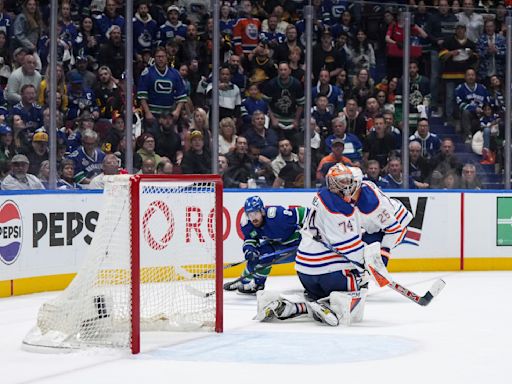 Canucks overcome 3-goal deficit to stun Oilers 5-4 in Game 1