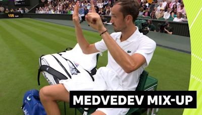 Wimbledon 2024 video: Daniil Medvedev loses track of the score