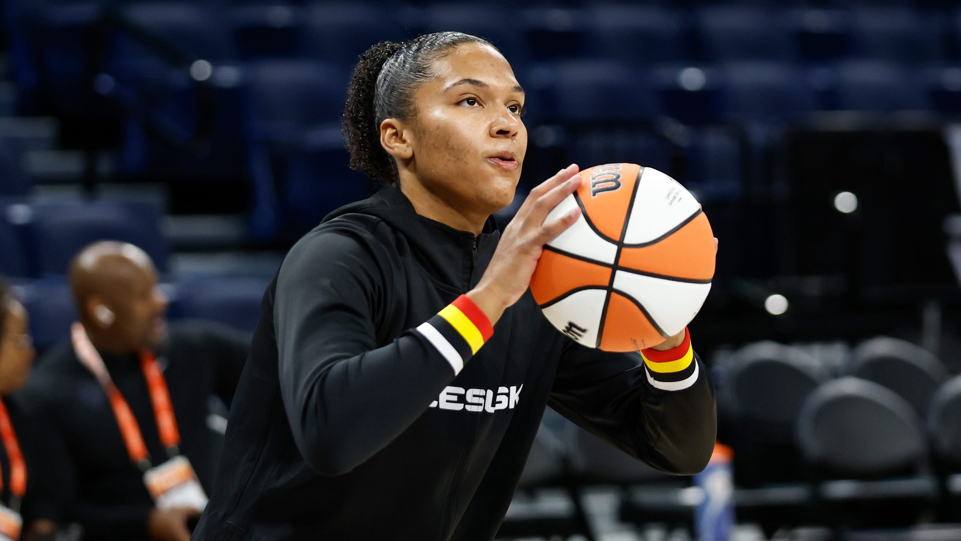 Connecticut Sun star Alyssa Thomas ejected for hard foul on Chicago Sky's Angel Reese