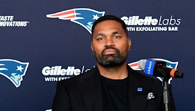 Jerod Mayo Makes Changes To Patriots Facility, Honors Bill Belichick