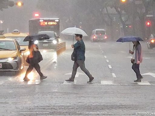 快訊／雨彈狂轟！高雄、台南9地淹水警戒 4區列一級