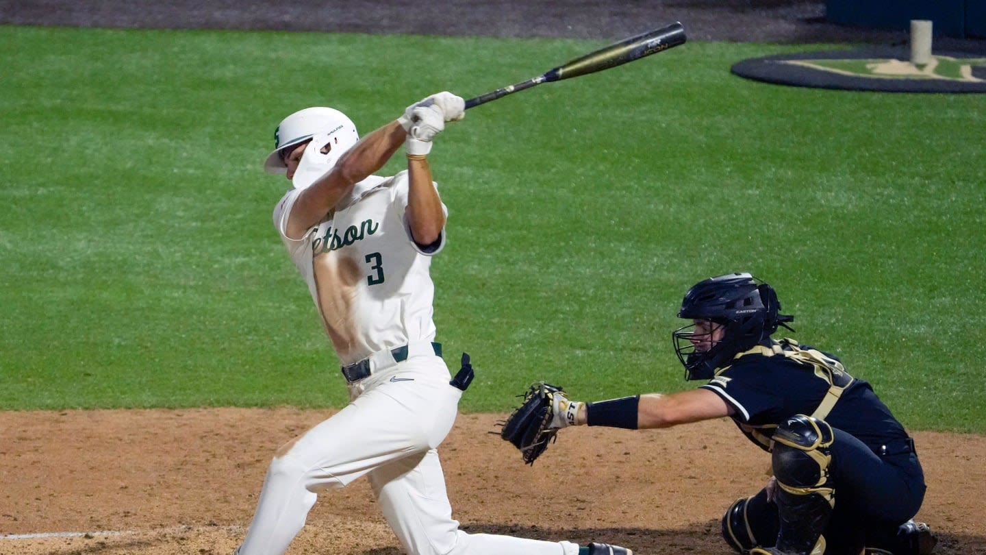 Gators Baseball Lands 2024 ASUN Freshman of the Year in Transfer Portal