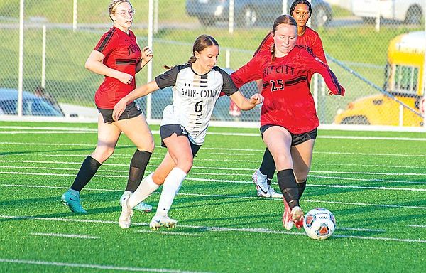 Jefferson City girls soccer rallies for 2-1 win vs. Smith-Cotton | Jefferson City News-Tribune