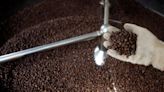 Café recua na ICE; açúcar fica quase estável Por Reuters