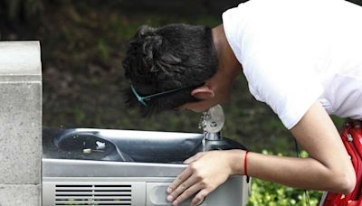 Advierten agua contaminada en escuelas; es la punta del iceberg: activista