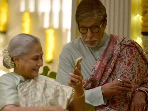 Amitabh Bachchan's Gesture for Jaya Bachchan | - Times of India