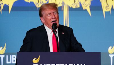 Trump es abucheado al tratar de conquistar al Partido Libertario