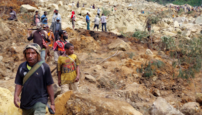 Papua New Guinea fears thousands buried after landslide