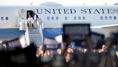 Trump Rolls Out Bonkers Harris Plane Conspiracy—but Photographer Disproves It