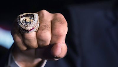 Diamonds, palm trees and a rat: Panthers receive Stanley Cup rings