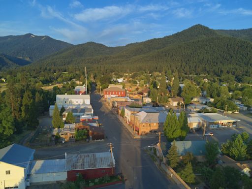 Why some Calif. PCT hikers are skipping the trail's friendliest town