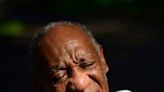 Mulher diz ao júri que Bill Cosby a forçou a praticar ato sexual