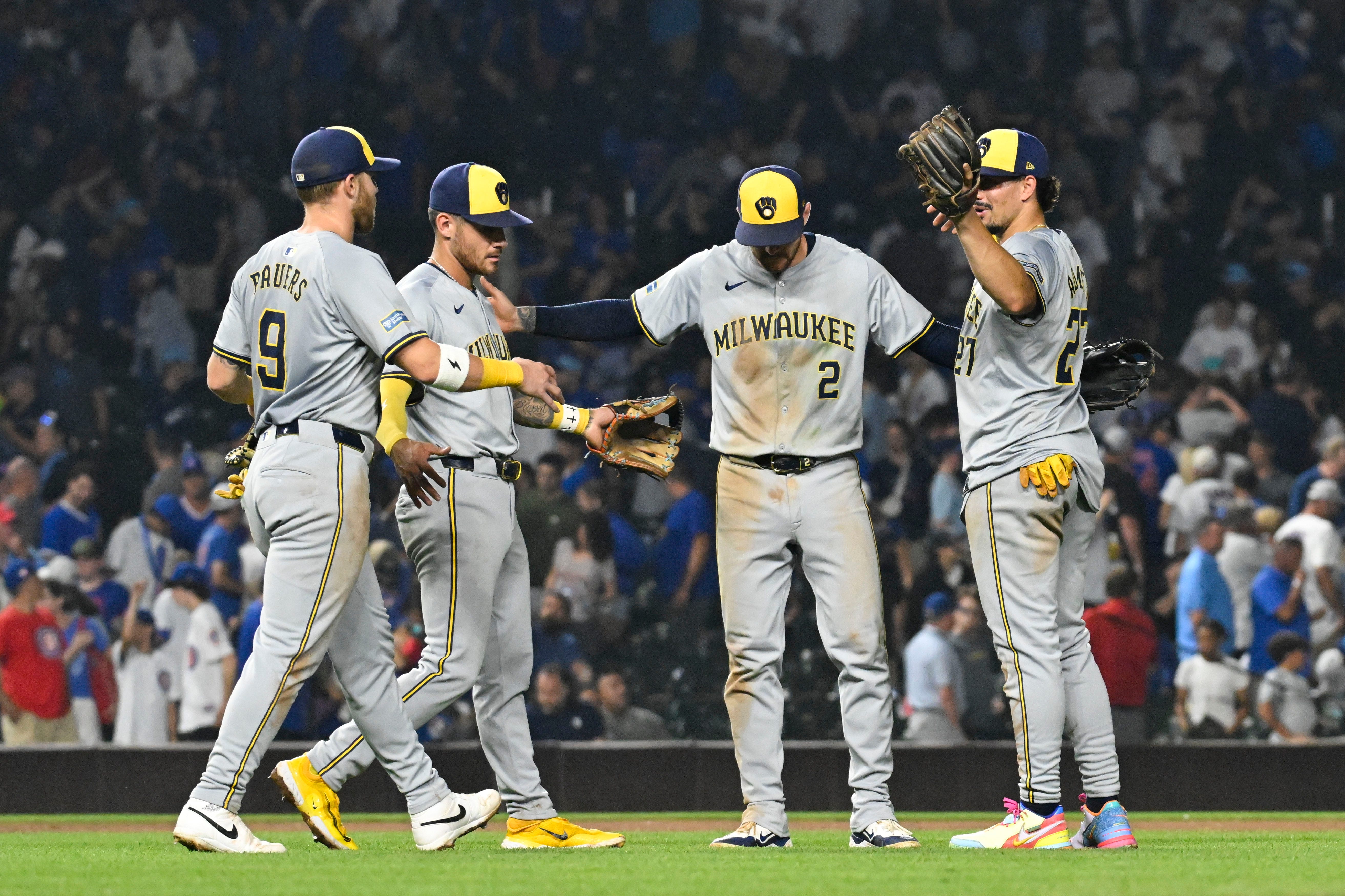 Brewers 1, Cubs 0: Brice Turang's big hit leads to nailbiting win; Christian Yelich exits with injury